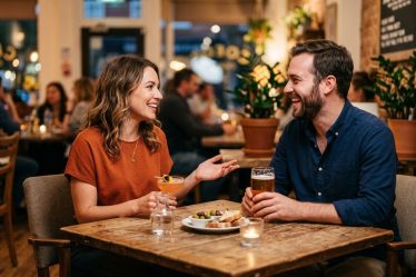 How to Keep the Conversation Flowing on Your First Date