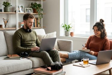 How to Keep Your Individual Identity Without Growing Apart