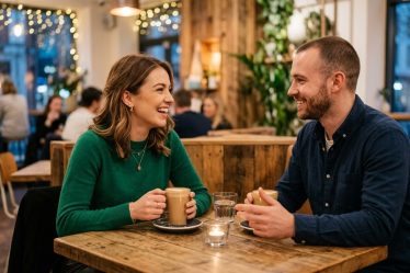 How to Make a Great First Impression and Stand Out on Your First Date